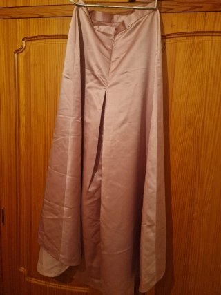 Traje de fiesta rosa y plateado