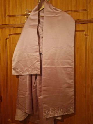 Traje de fiesta rosa y plateado