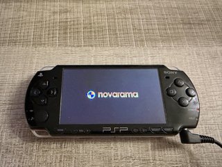 Sony PSP-2004 Negra + Cargador