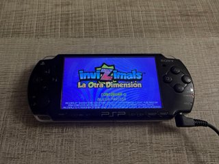 Sony PSP-2004 Negra + Cargador