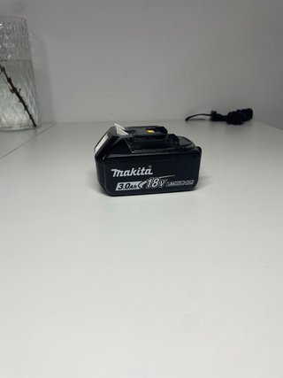 Atornillador Makita DFS452Z 18V + Batería
