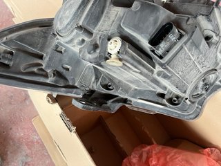 Faro Derecho Mercedes V 2017