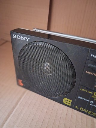 Radio Portátil Sony ICF-33 4 Bandas