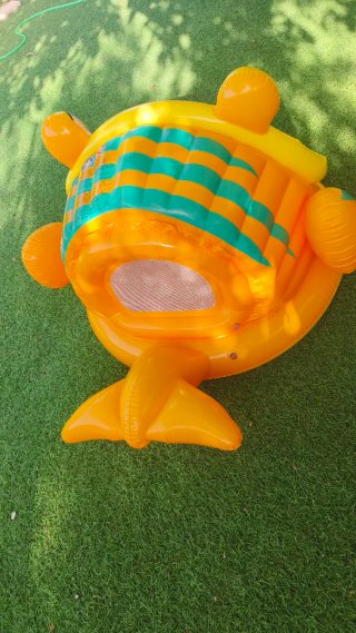 Piscina hinchable infantil pez naranja