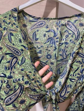 Blusa Modalfa con stampa floreale e cachemire in verde e blu