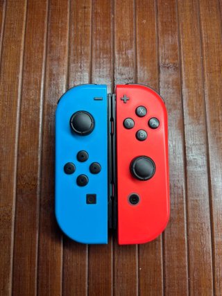 Nintendo Switch V2 + Ring Feet Adventure.