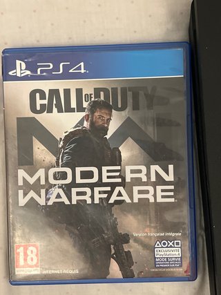 PS4 (PlayStation 4) Negra con Mando