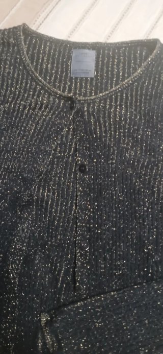 Chaqueta Zara Negra con Hilos Dorados