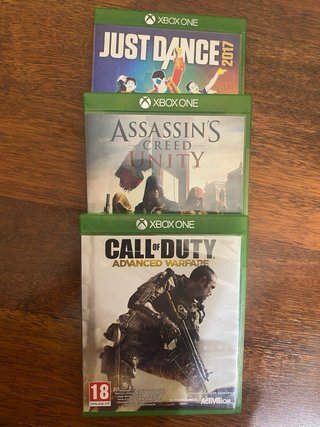 Xbox One con 2 mandos y cables 3 juegos