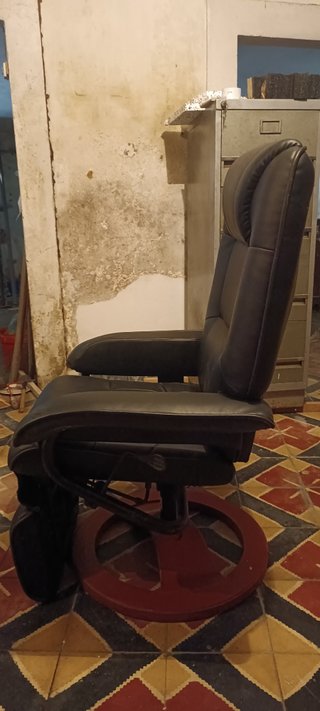 Butacón de piel negro