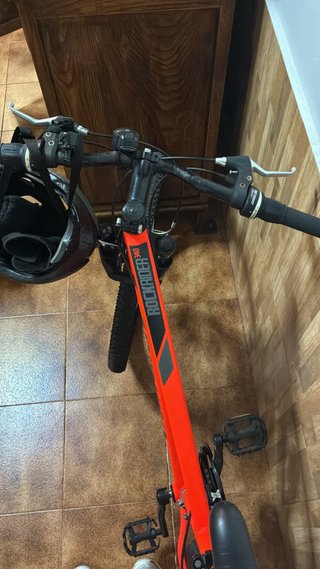 Bicicleta de Montaña marca B'TWIN Nueva a estrenar