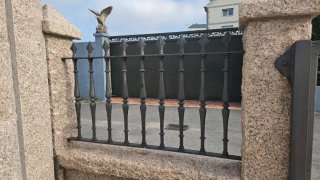 Valla de forja de hierro macizo