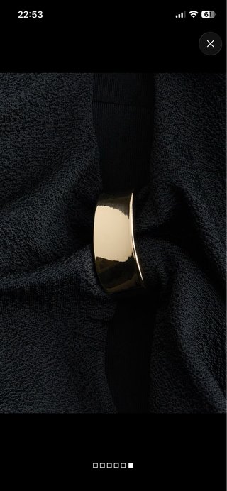 Traje de baño negro escote pico
