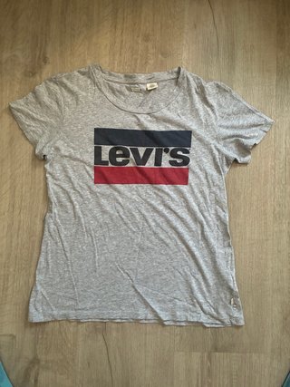 Camisetas de marcas talla S cada una a 5 €