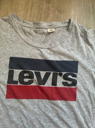 Camisetas de marcas talla S cada una a 5 €