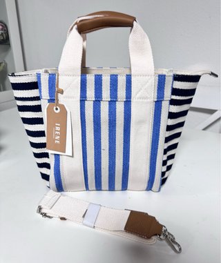 Bolso de tela con rayas azules y blancas