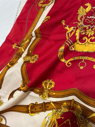 Pañuelo de seda con estampado de lujo