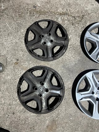 Tapacubos Dacia Originales 16”
