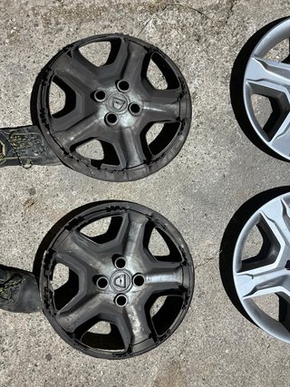 Tapacubos Dacia Originales 16”