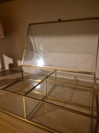 Caja joyero y soporte para joyas dorado