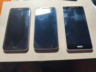 3 Teléfonos Móviles Negros 1 lg 1 motorola 1 honor