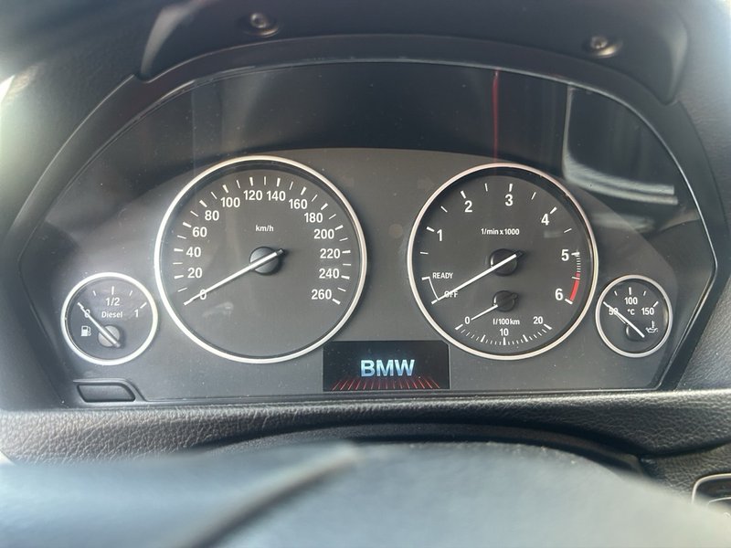 BMW Serie 3 2017, foto 11