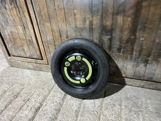 Rueda de emergencia Mercedes 17”