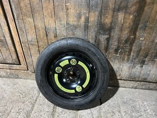 Rueda de emergencia Mercedes 17”