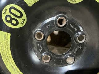 Rueda de emergencia Mercedes 17”
