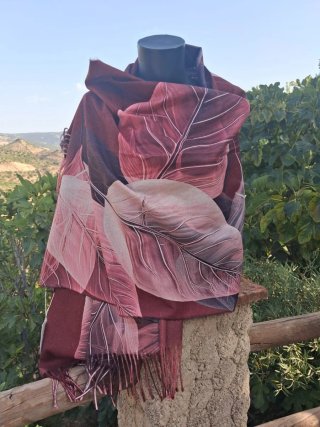 Pashmina con estampado de hojas