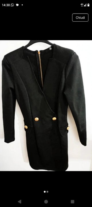 Abito blazer nero con bottoni dorati