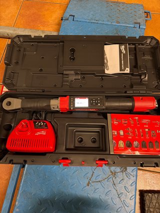 Llave dinamométrica Milwaukee M12 FUEL