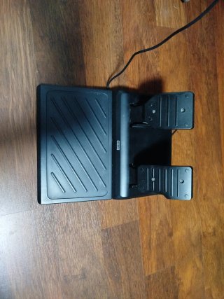 Volante Hori PS4/PS5/PC como nuevo