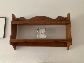 Bonita estantería de madera