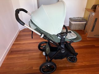 Carrito / Cochecito + Capazo. Marca Jané, Kawai