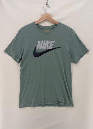 Camiseta Nike Verde Talla S Logo