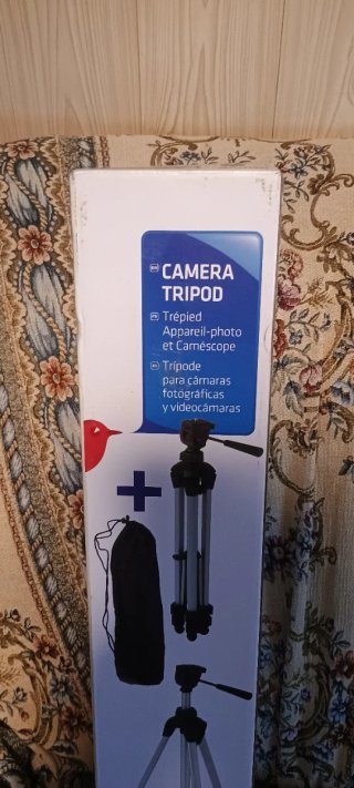 Trípode Auchan para cámaras y videocámaras