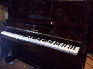 Piano Vertical Vladimir