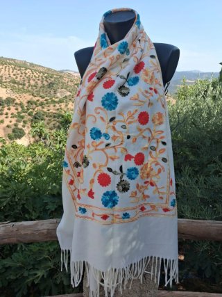 Bufanda bordada flores multicolor