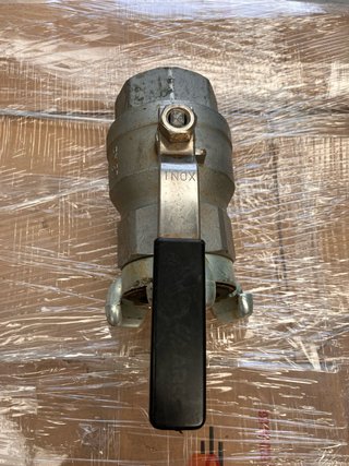 Llave de paso inox 2” y media