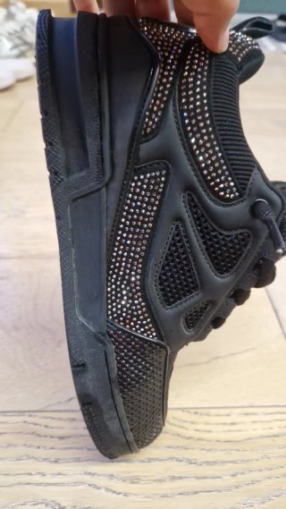 Louis Vuitton skate quasi mai usate