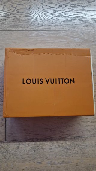 Louis Vuitton skate quasi mai usate