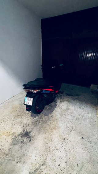 Kymco Xciting 500R ABS Negra y Rosa