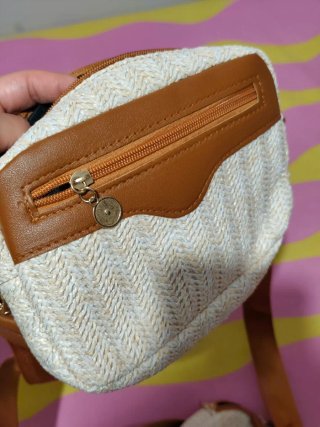 Bolso de verano beige y marrón