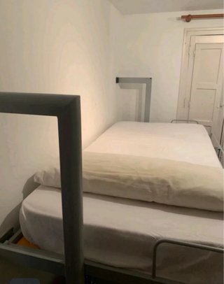 Litera metálica abatible con escritorio