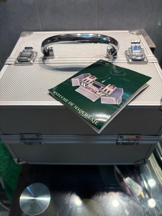 Estuche Metálico Maquillaje Plata
