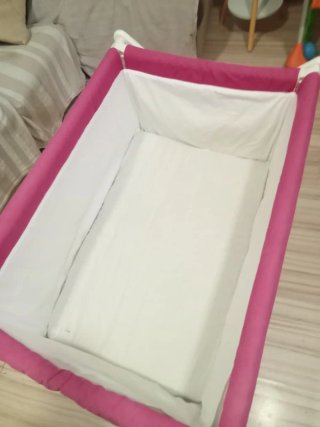 Minicuna bebé rosa y blanca