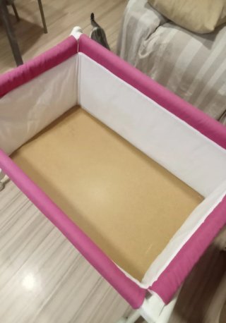 Minicuna bebé rosa y blanca