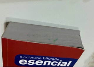 Diccionario bilingüe esencial: Latino-Español /...