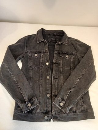 Cazadora vaquera negra mujer Pull&Bear Talla M